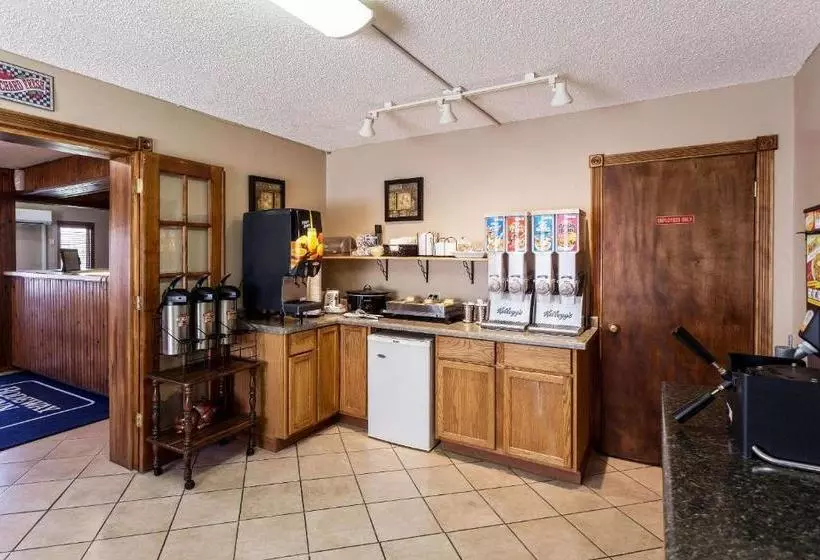 酒店 Dragonfly Inn And Suites