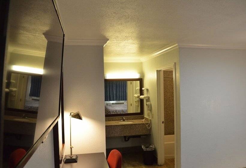 Otel Welcome Inn Corona