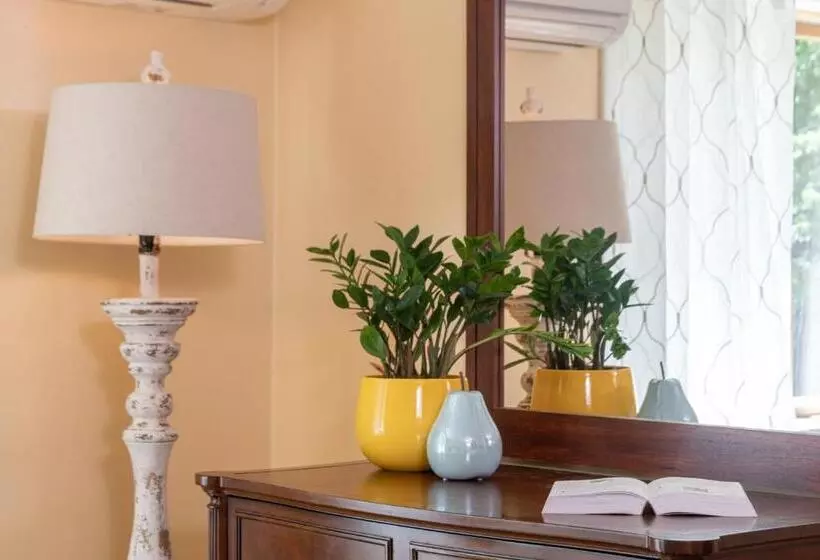 ホテル White Horse Lodge