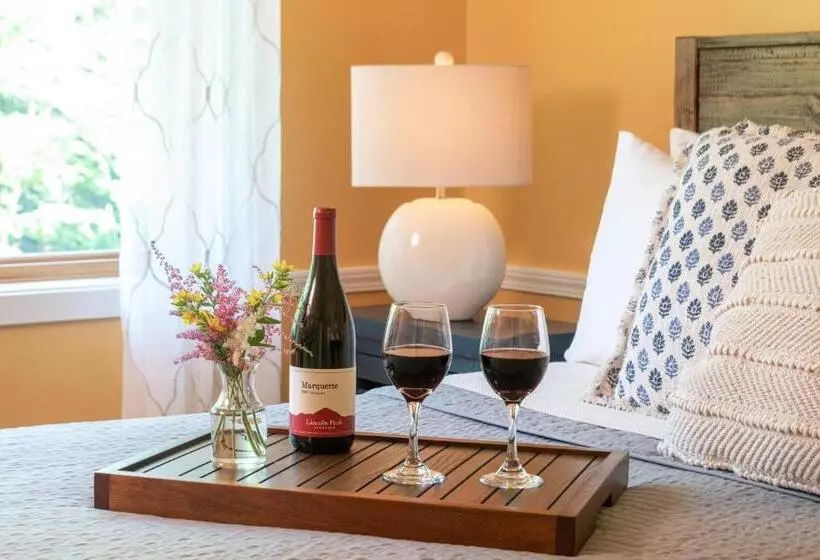 ホテル White Horse Lodge