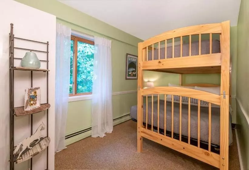 ホテル White Horse Lodge