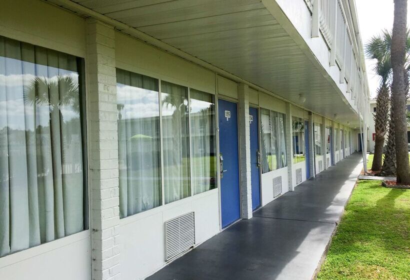 ホテル Red Roof Inn Wildwood, Fl The Villages