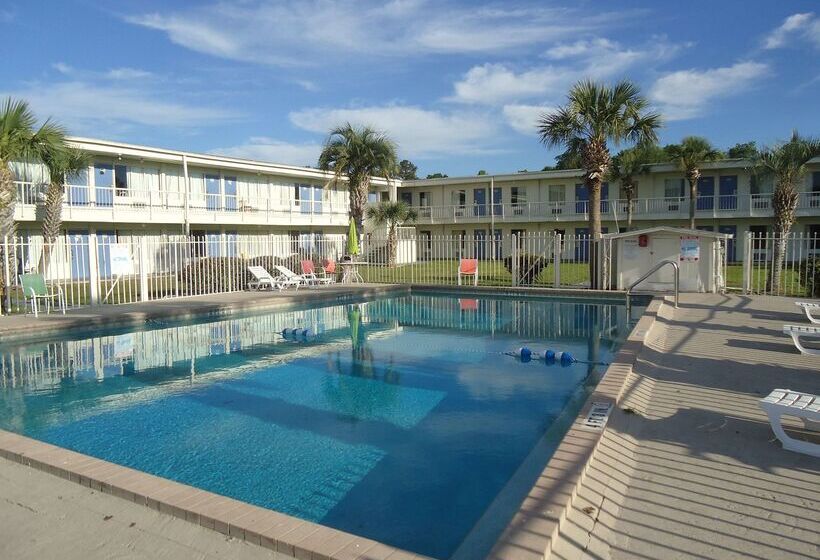 ホテル Red Roof Inn Wildwood, Fl The Villages