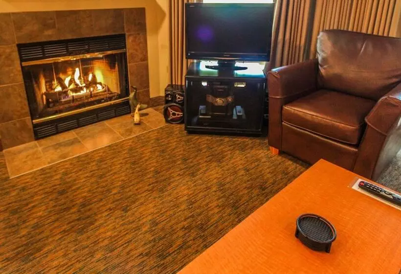 Whispering Woods Resort