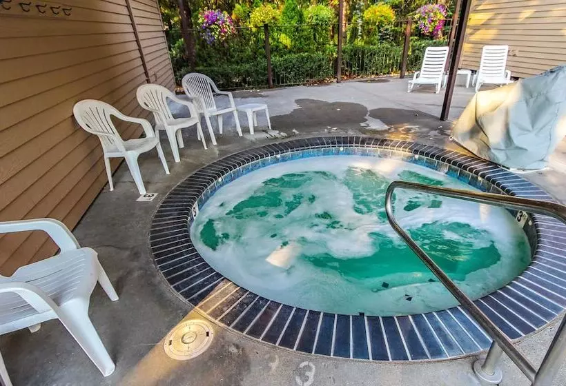 Whispering Woods Resort