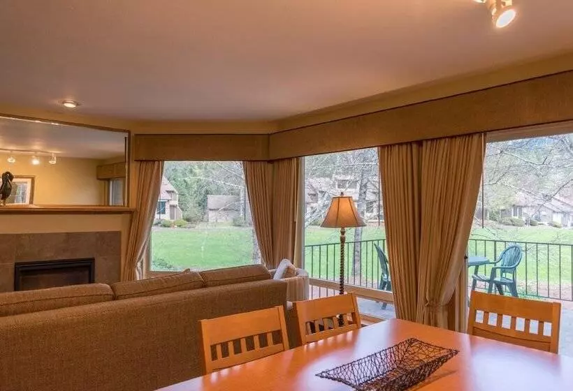 Whispering Woods Resort