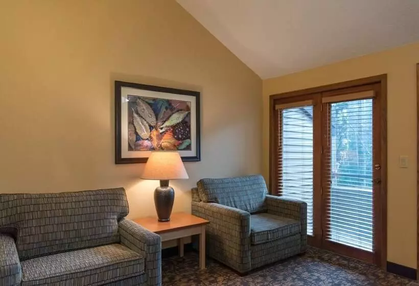 Whispering Woods Resort