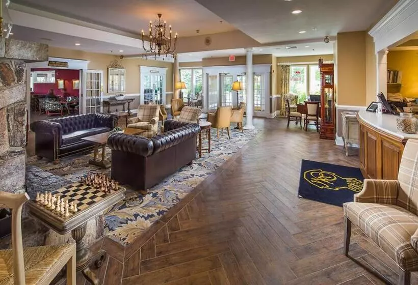 White Mountain Hotel And Resort