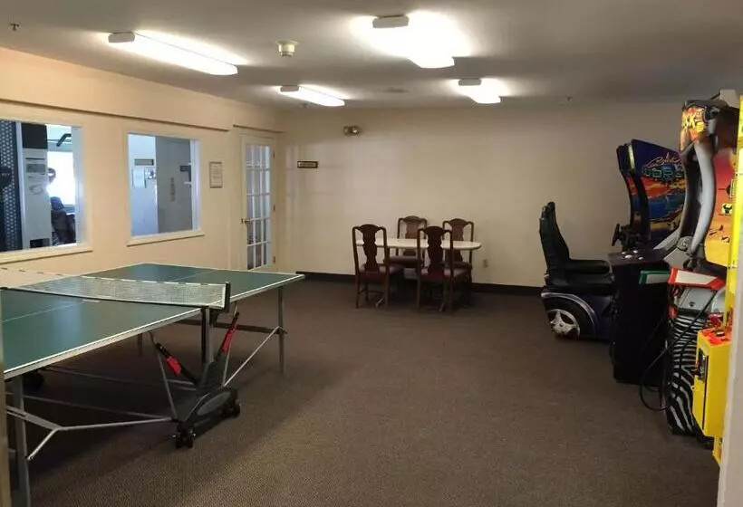 White Mountain Hotel And Resort