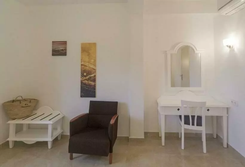 Es Garrovers  Formentera Break