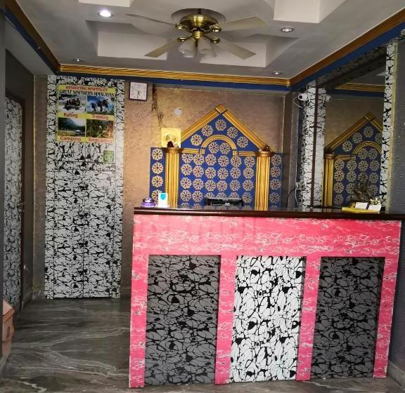 هتل 5th Element Deshraj