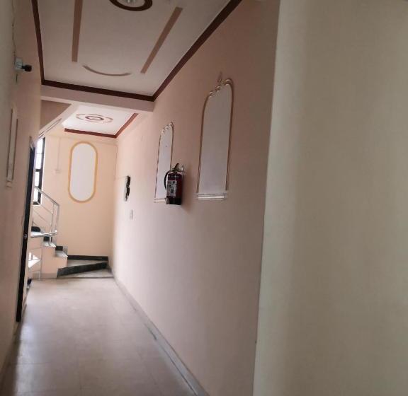 هتل 5th Element Deshraj