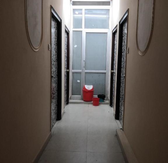 هتل 5th Element Deshraj