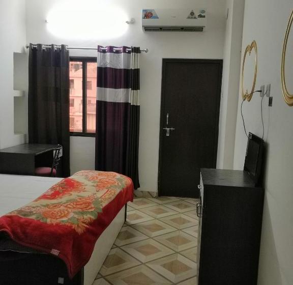 هتل 5th Element Deshraj