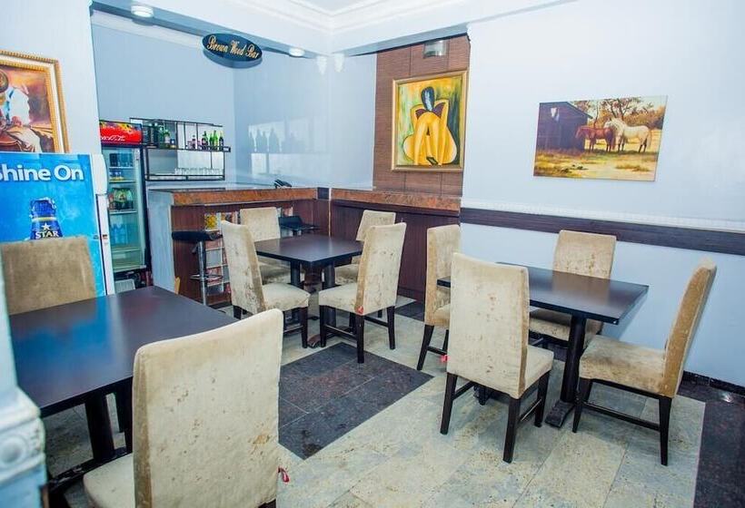 هتل Arriva Suites