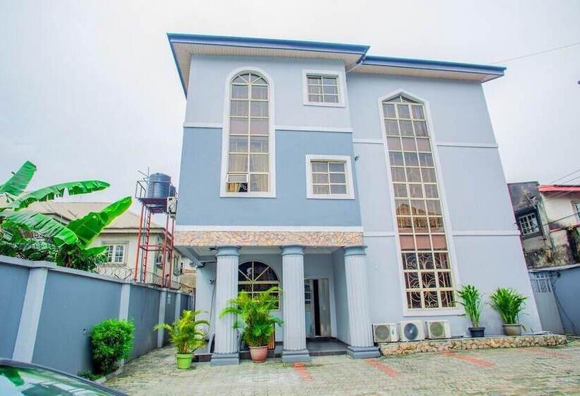 هتل Arriva Suites