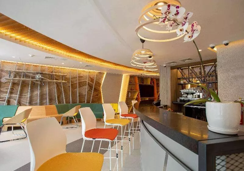 ホテル Ibis Styles Lima Benavides Miraflores