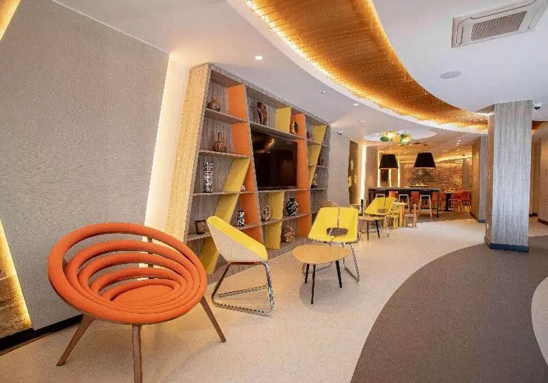 ホテル Ibis Styles Lima Benavides Miraflores