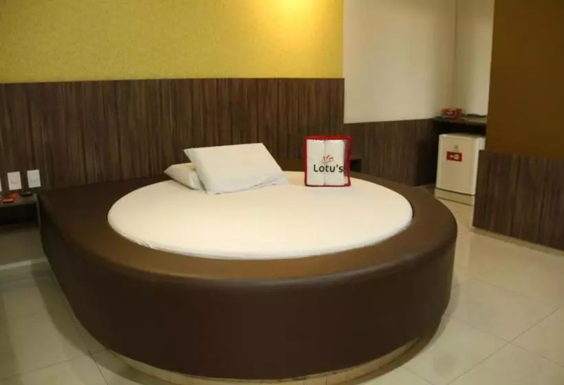 Lotu S Motel