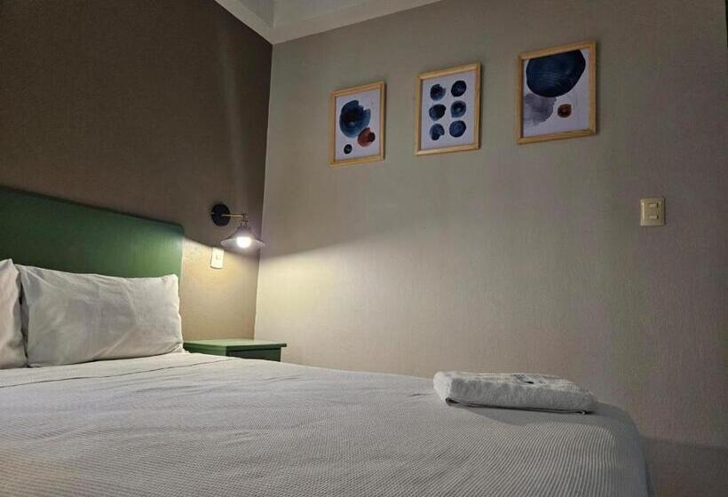 ホテル Punto Poza Rica