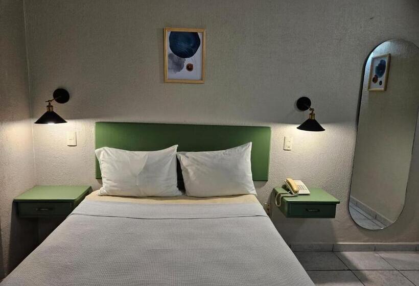 ホテル Punto Poza Rica