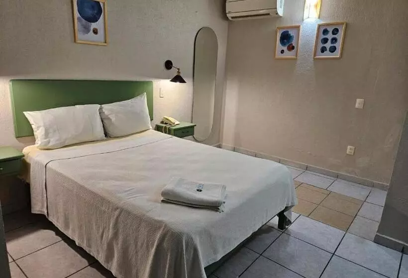هتل Punto Poza Rica