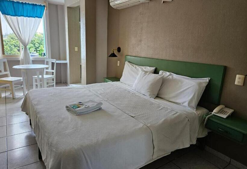 ホテル Punto Poza Rica