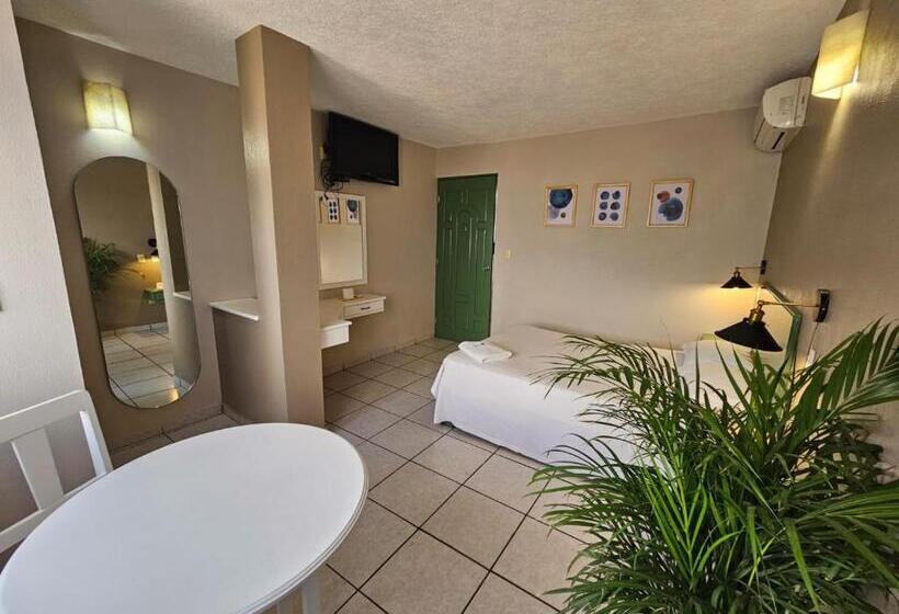 ホテル Punto Poza Rica