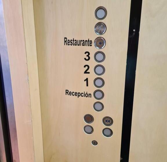 ホテル Punto Poza Rica