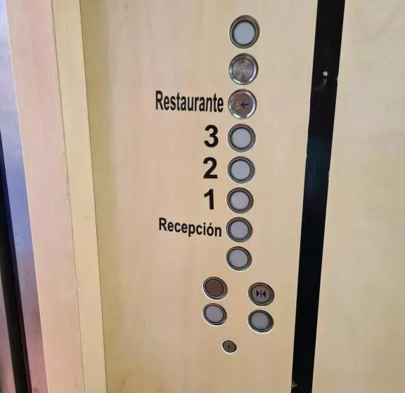هتل Punto Poza Rica