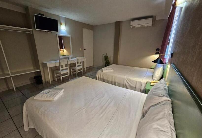 ホテル Punto Poza Rica