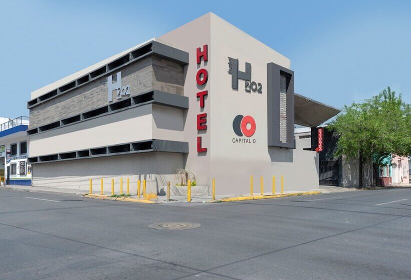 Hotel Capital O 202