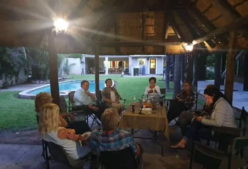 هتل Okaputa Guest Farm