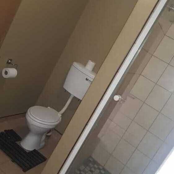 هتل Okaputa Guest Farm