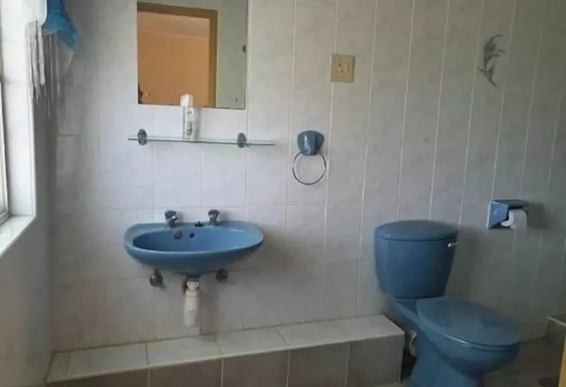 هتل Okaputa Guest Farm