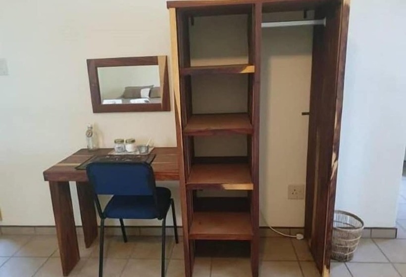 هتل Okaputa Guest Farm