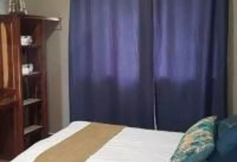 هتل Okaputa Guest Farm