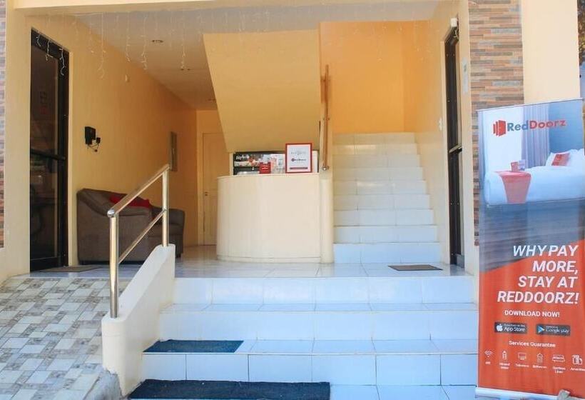 ホテル Reddoorz Near Panglao Municipal Hall