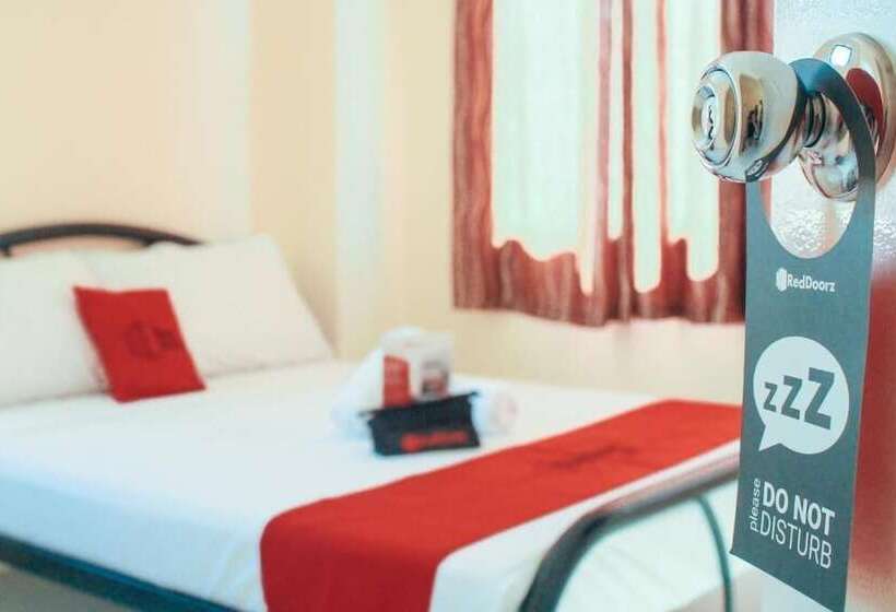 ホテル Reddoorz Near Panglao Municipal Hall