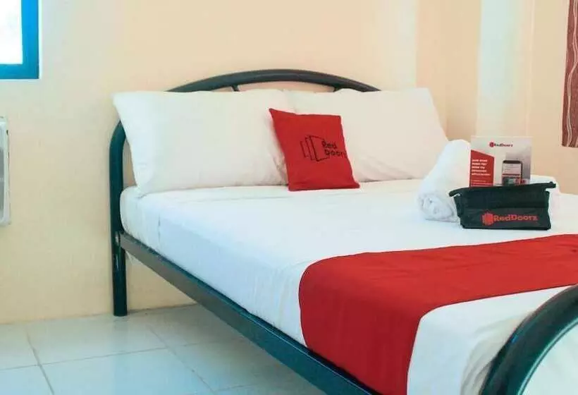 ホテル Reddoorz Near Panglao Municipal Hall