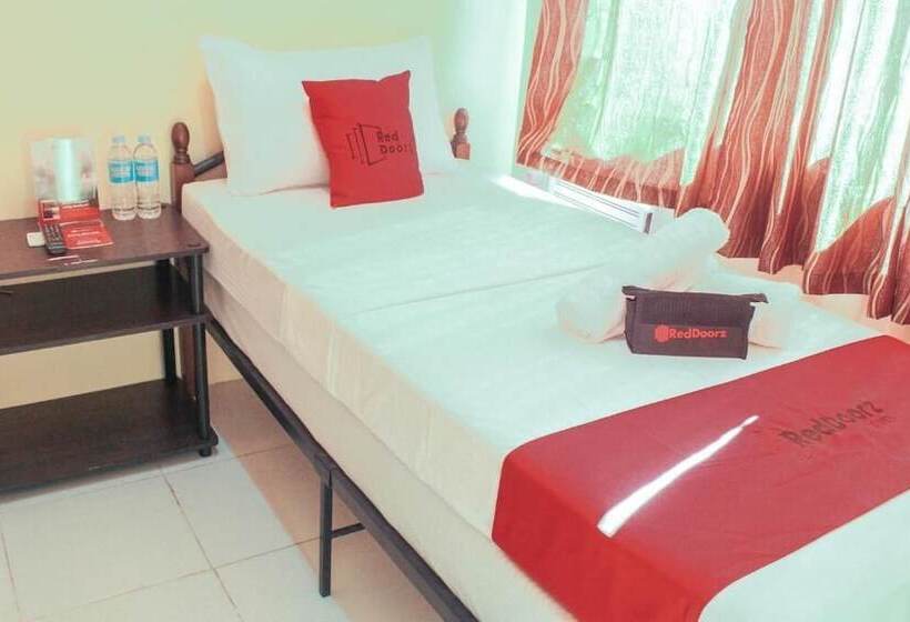 ホテル Reddoorz Near Panglao Municipal Hall