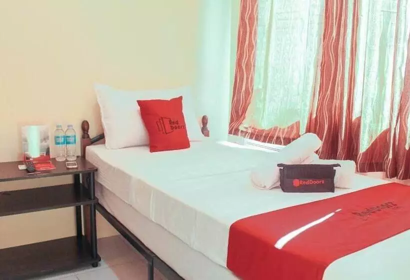 ホテル Reddoorz Near Panglao Municipal Hall