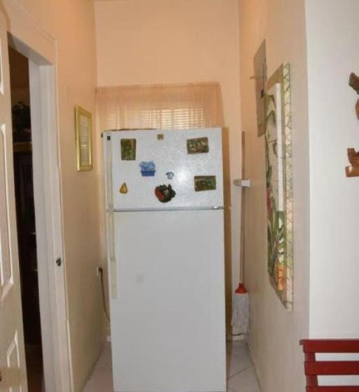 پانسیون Aileen Palm Cove Ja