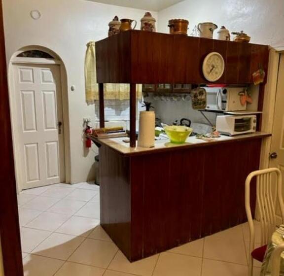 پانسیون Aileen Palm Cove Ja