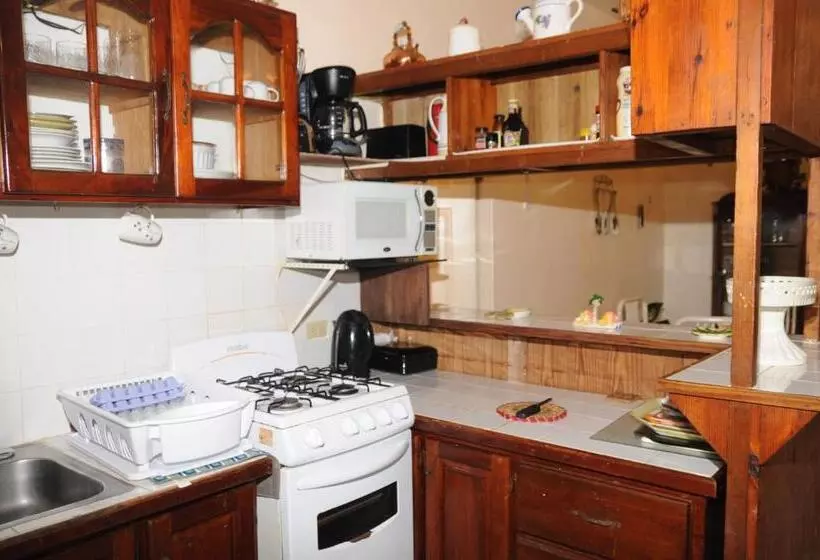 پانسیون Aileen Palm Cove Ja