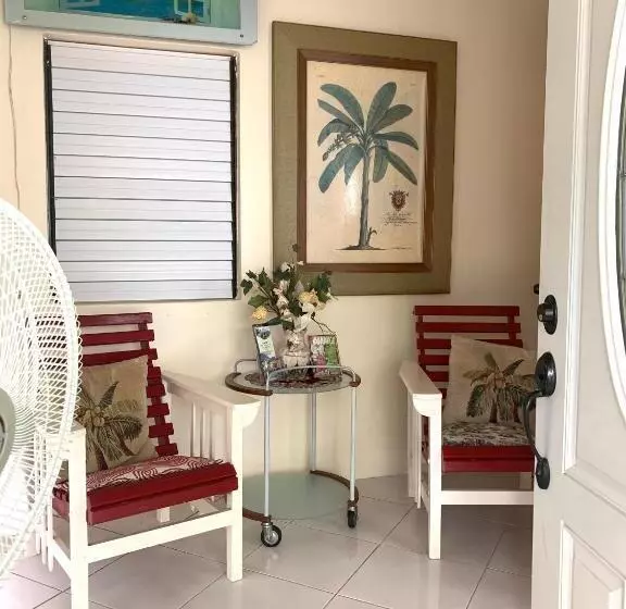 پانسیون Aileen Palm Cove Ja