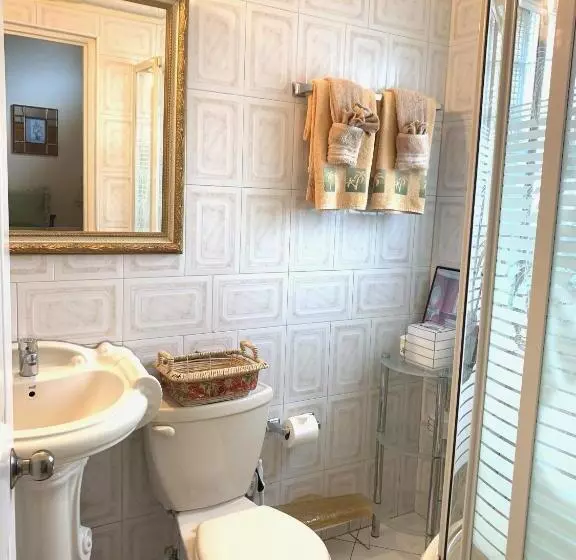 پانسیون Aileen Palm Cove Ja