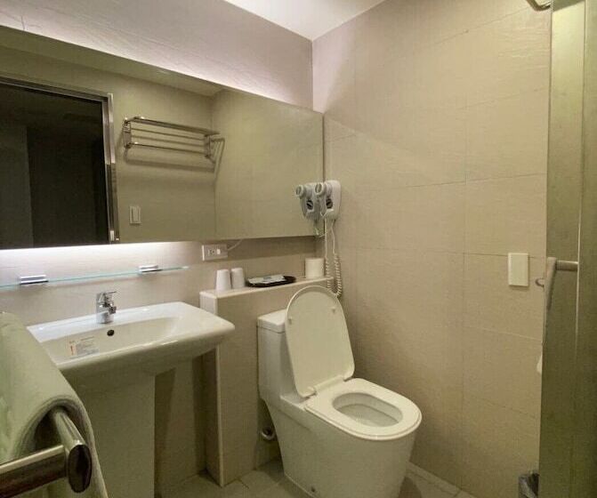 هاستل Crystal City