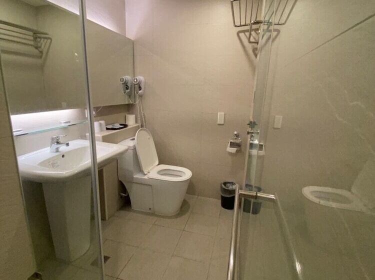 هاستل Crystal City