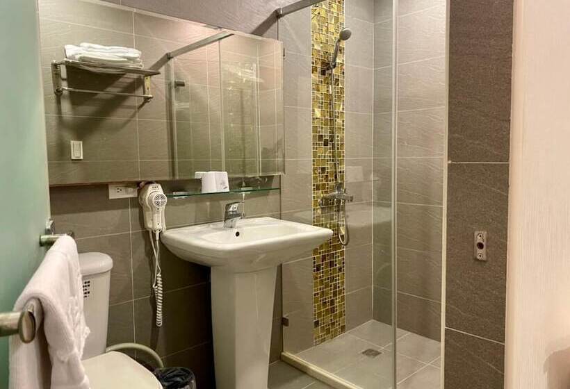 هاستل Crystal City